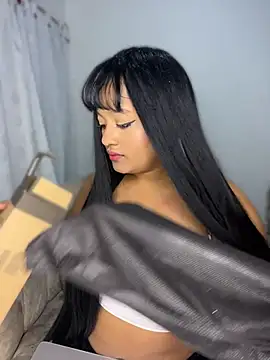 Snapshot of Saraa_M chatting on April 2026 08:11:01 PM Saraa M online show from April 2026 08:11:01 PM