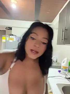 Snapshot of Saraa_M chatting on May 2026 06:38:01 PM Saraa M online show from May 2026 06:38:01 PM