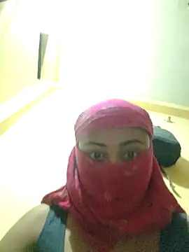 Snapshot of itzhappy92 chatting on April 2026 06:17:01 PM itzhappy92 online show from April 2026 06:17:01 PM