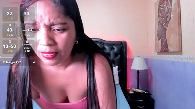 Julia Bliss online show from May 2026 01:39:01 PM