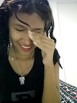 Snapshot of Yi_Uzi chatting on May 2026 11:01:04 PM Yi Uzi online show from May 2026 11:01:04 PM