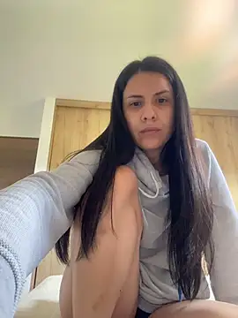 Annarhode online show from July 2026 06:39:01 PM