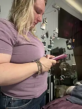 Snapshot of sweetkacibaby chatting on April 2026 04:12:01 PM sweetkacibaby online show from April 2026 04:12:01 PM