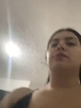 Snapshot of Cami_olarte chatting on April 2026 03:25:02 PM Cami olarte online show from April 2026 03:25:02 PM