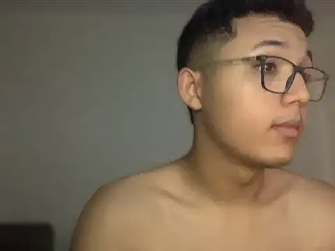 Chriis 18 online show from April 2026 02:32:01 PM