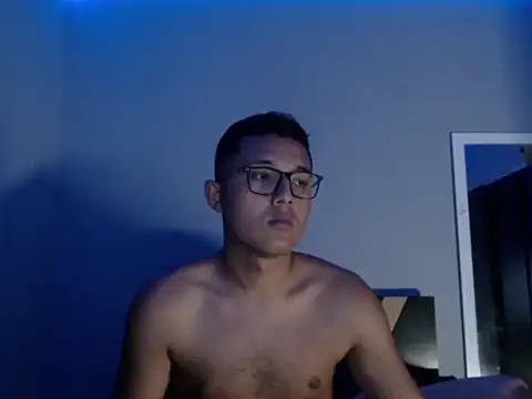 Chriis 18 online show from July 2026 07:15:02 PM