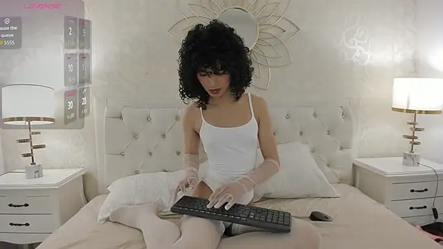 Julietta    online show from May 2026 12:35:02 PM