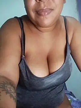 kimberlly25 online show from April 2026 01:51:01 AM