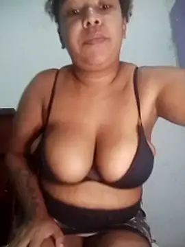 kimberlly25 online show from May 2026 12:46:02 PM