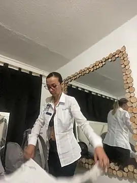 AlanaBrunetteX X online show from April 2026 08:15:01 PM