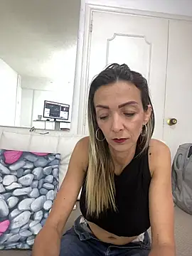 AlanaBrunetteX X online show from May 2026 10:51:01 PM