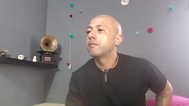  bonnie and clyde online show from July 2026 08:19:01 PM