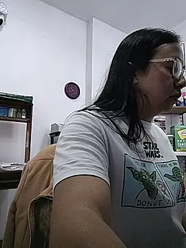 Snapshot of Violeta--7 chatting on May 2026 04:04:02 PM Violeta--7 online show from May 2026 04:04:02 PM