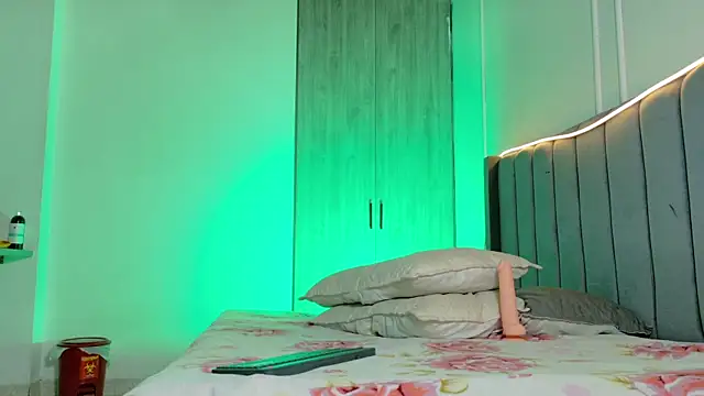 Snapshot of tifaniith_ chatting on March 2026 07:13:02 PM tifaniith online show from March 2026 07:13:02 PM