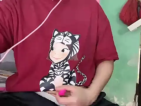 Snapshot of LunoChuckie chatting on March 2026 01:50:01 AM LunoChuckie online show from March 2026 01:50:01 AM