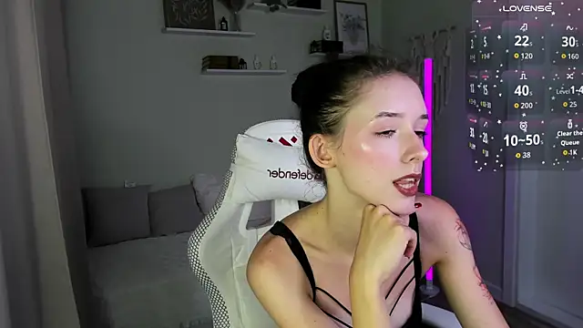 AnnaOddy online show from July 2026 06:30:01 AM