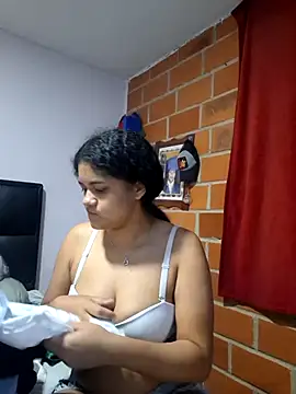 Snapshot of Ciela_xxx chatting on April 2026 04:19:01 AM Ciela xxx online show from April 2026 04:19:01 AM