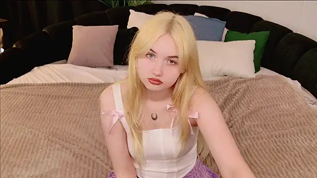Snapshot of Lilly_Eyes chatting on May 2026 02:02:02 PM Lilly Eyes online show from May 2026 02:02:02 PM