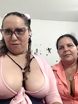 bunniositos online show from May 2026 10:50:02 PM