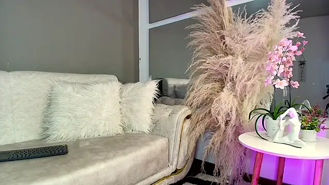 Zoee 8 online show from May 2026 01:31:01 PM