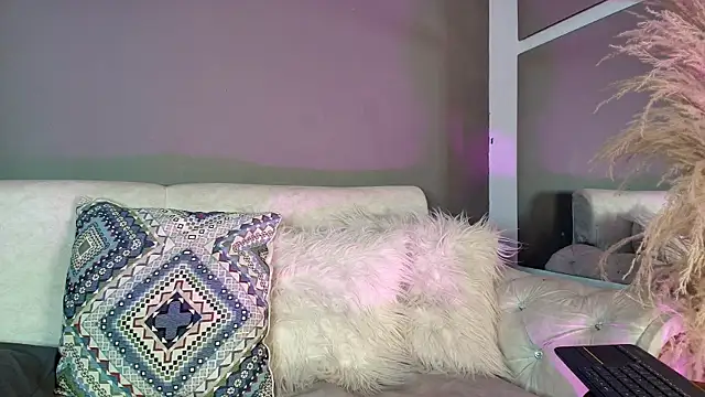 Zoee 8 online show from July 2026 10:58:02 PM