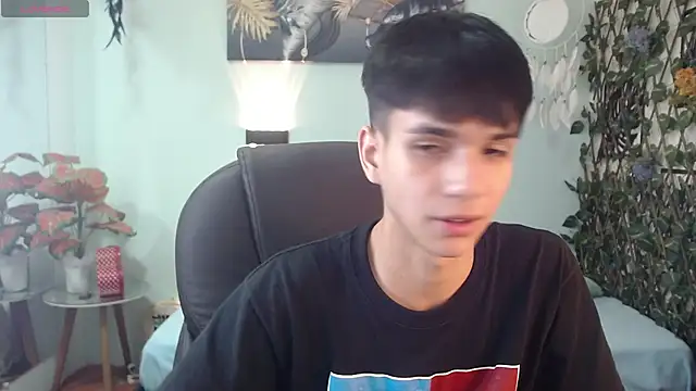 Snapshot of maxim_rod chatting on May 2026 04:52:01 AM maxim rod online show from May 2026 04:52:01 AM