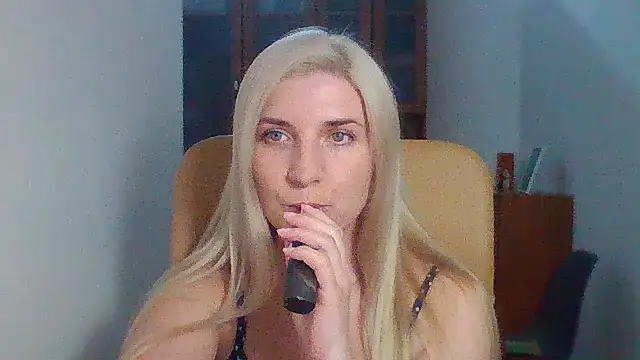 Snapshot of Lucya_Model chatting on April 2026 05:20:02 PM Lucya Model online show from April 2026 05:20:02 PM