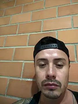 Snapshot of axel_y_greis chatting on April 2026 04:28:02 AM axel y greis online show from April 2026 04:28:02 AM