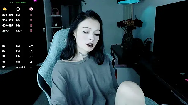 H3xD0ll online show from May 2026 11:53:01 AM