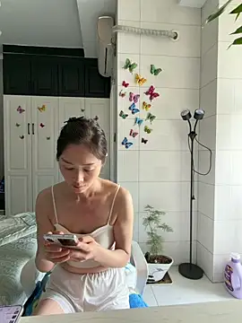 yuanpu0925 online show from April 2026 11:42:02 PM