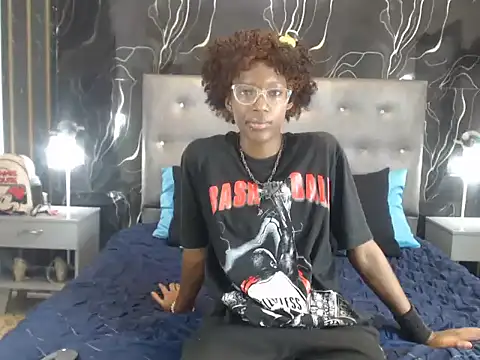 Snapshot of LeinFoxx chatting on March 2026 11:17:01 PM LeinFoxx online show from March 2026 11:17:01 PM