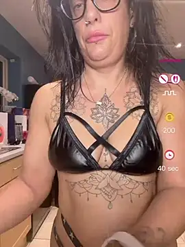 Snapshot of IvyBelleMilf chatting on June 2026 02:58:02 AM IvyBelleMilf online show from June 2026 02:58:02 AM