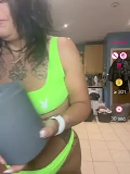 Snapshot of IvyBelleMilf chatting on June 2026 03:44:01 AM IvyBelleMilf online show from June 2026 03:44:01 AM