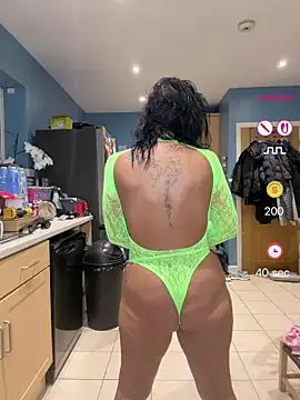 Snapshot of IvyBelleMilf chatting on July 2026 02:14:01 AM IvyBelleMilf online show from July 2026 02:14:01 AM