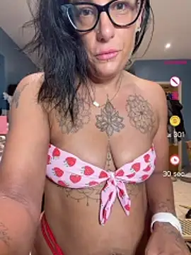 Snapshot of IvyBelleMilf chatting on July 2026 03:41:02 AM IvyBelleMilf online show from July 2026 03:41:02 AM