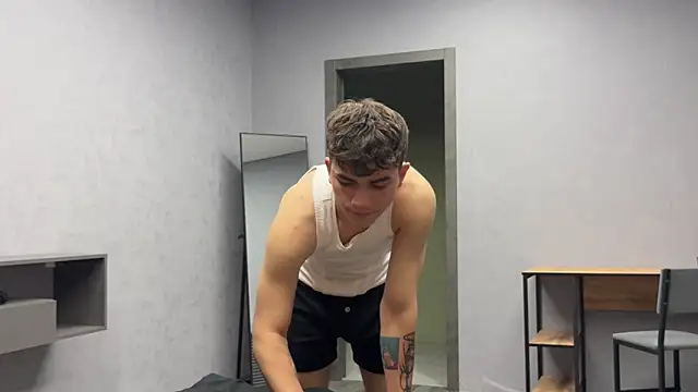 MaxWoolf online show from May 2026 02:45:01 PM
