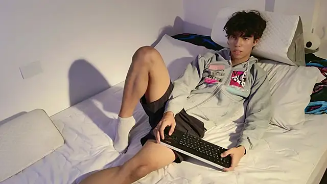 Mael Twink online show from July 2026 08:12:02 PM