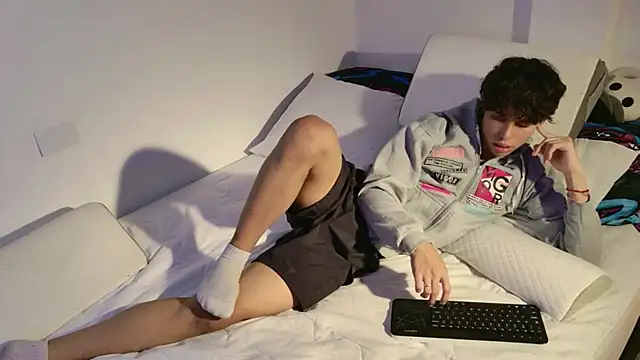 Mael Twink online show from July 2026 08:52:02 PM