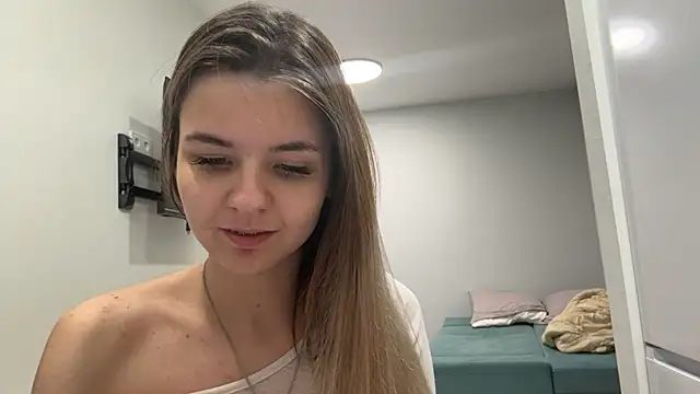 Snapshot of Peachy_keens chatting on April 2026 06:10:01 PM Peachy keens online show from April 2026 06:10:01 PM