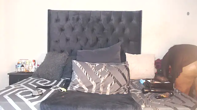 AdventuresLove7 online show from June 2026 01:04:02 AM
