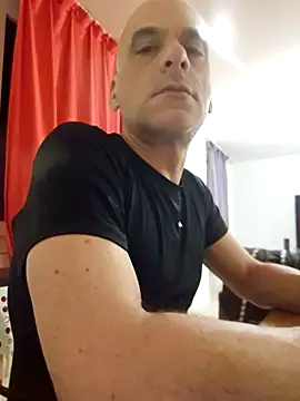 Snapshot of RoyVargo_real chatting on March 2026 04:24:02 AM RoyVargo real online show from March 2026 04:24:02 AM