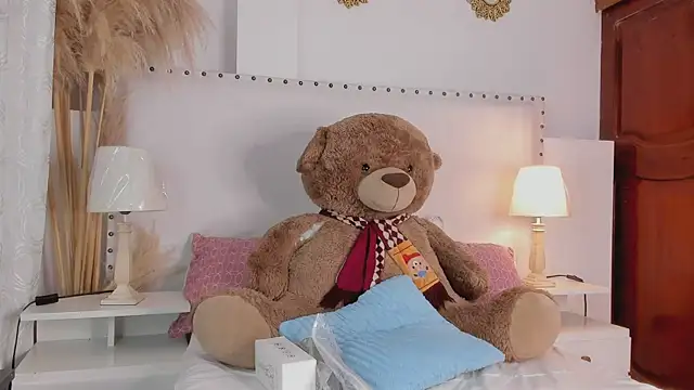 madisson  Stone online show from June 2026 10:41:01 PM