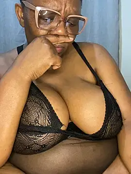 Snapshot of BoobsQueeen chatting on August 2026 06:43:02 PM BoobsQueeen online show from August 2026 06:43:02 PM