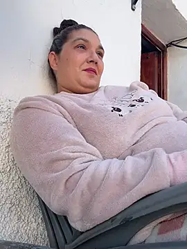 Snapshot of Tugatita1990 chatting on April 2026 11:29:01 AM Tugatita1990 online show from April 2026 11:29:01 AM