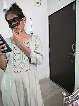 sexy couple liv online show from June 2026 04:25:01 AM