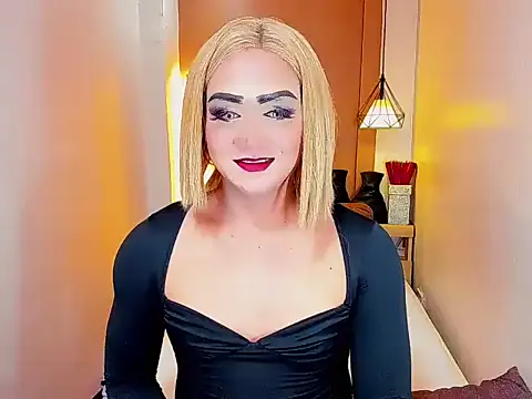 Snapshot of HugexMsLovelyxCock chatting on April 2026 11:38:02 PM HugexMsLovelyxCock online show from April 2026 11:38:02 PM