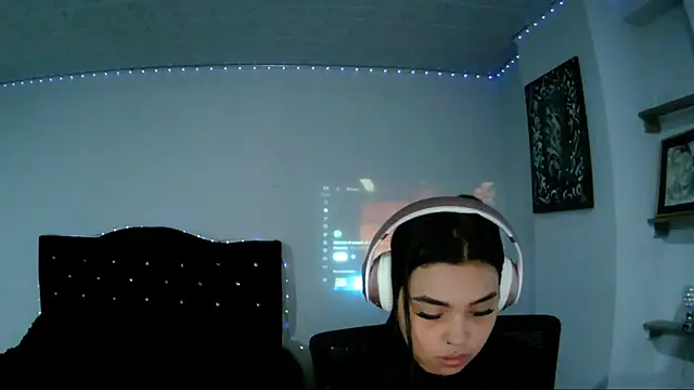 Luna Velvet7 online show from May 2026 04:52:01 AM