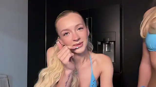 Itsmiaxx online show from May 2026 11:42:01 PM