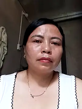 Snapshot of -Hami- chatting on April 2026 05:45:02 AM -Hami- online show from April 2026 05:45:02 AM