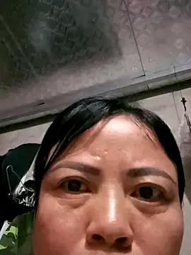Snapshot of -Hami- chatting on April 2026 05:48:01 PM -Hami- online show from April 2026 05:48:01 PM